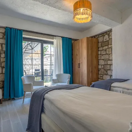 Arcadius Hotel *